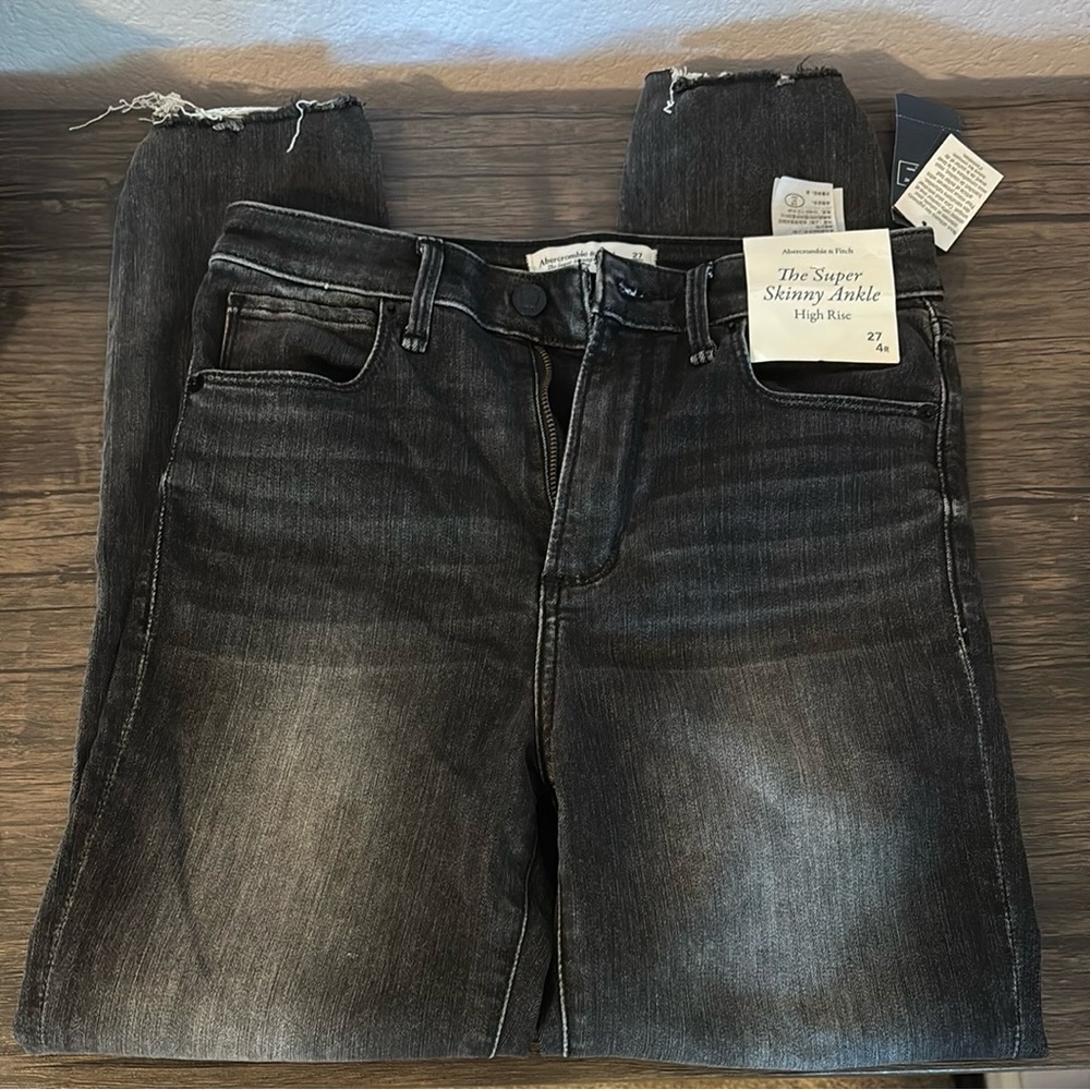 New Abercrombie super skinny ankle high rise jeans size waist 27